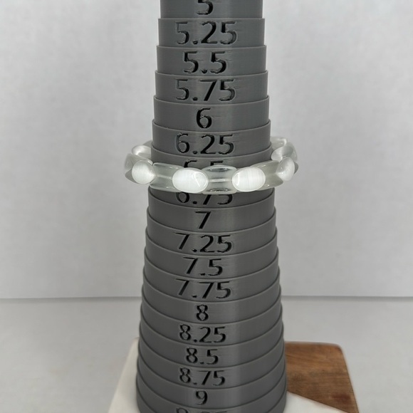 Modern White Frosted Bracelet with Stone Design lot C39 - Picture 3 of 4